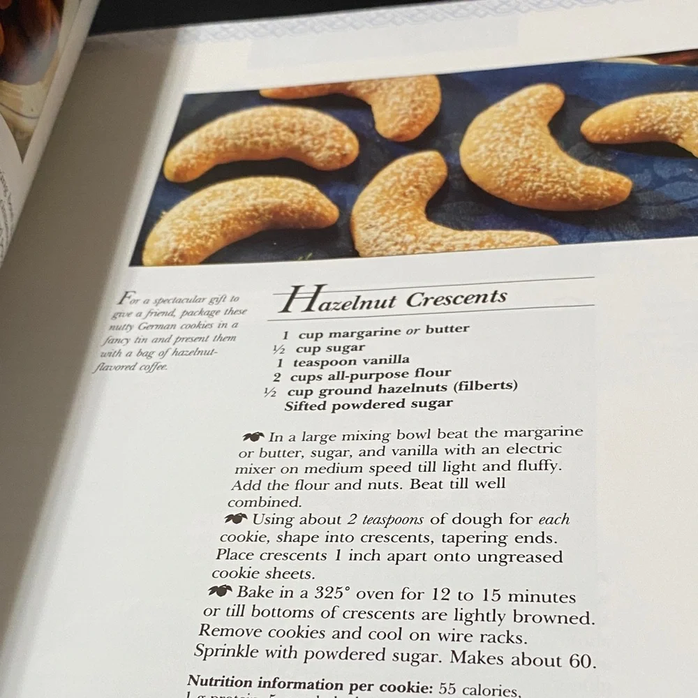 Better Homes and Gardens Cookies Christmas and Any Day Treats double cookbook